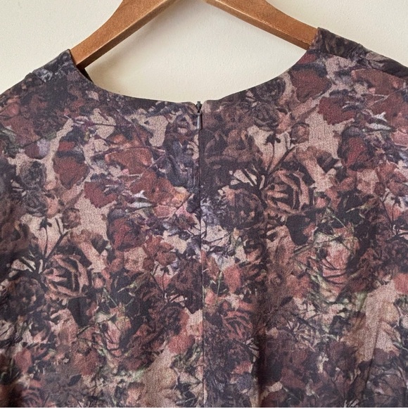 Peruvian Connection Dusky Floral Dress 10 Pleated V Neck - Picture 5 of 9